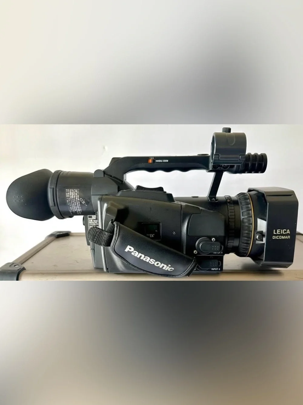 Panasonic AG-DVX100B MiniDV 3CCD Professional Digital Video Camera Recorder